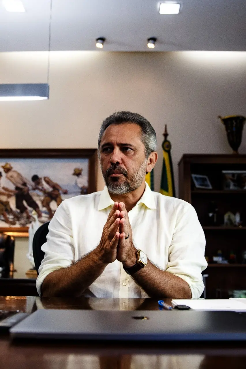 Entrevista com o governador Elmano de Freitas