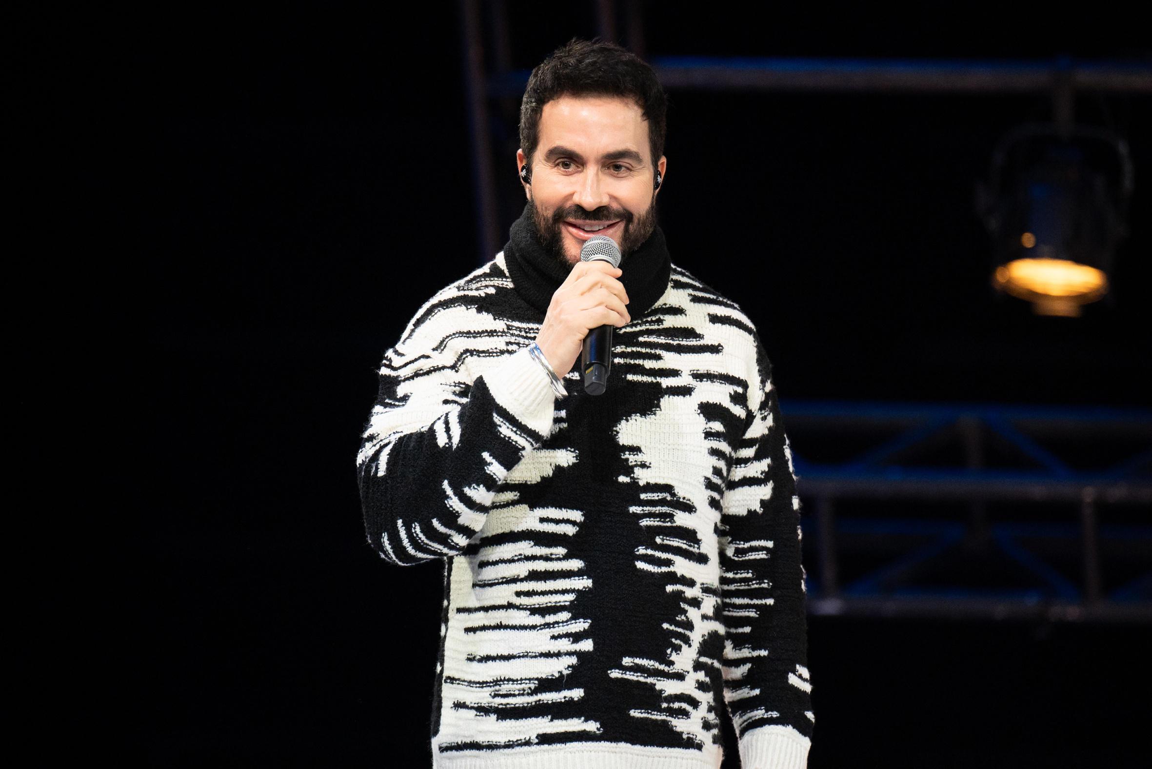 Padre Fábio de Melo. Padre Fábio de Melo faz apresentação gratuita na abertura do Ceará Natal de Luz