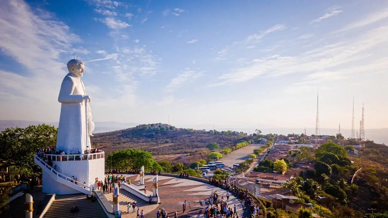 Estátua do Padre Cícero em Juazeiro do Norte