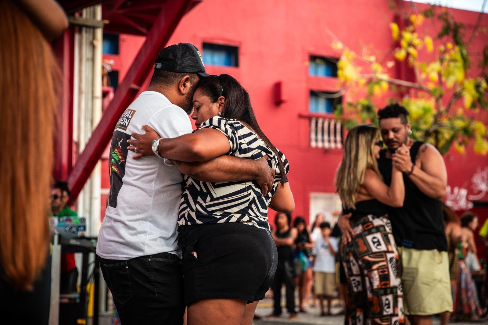 Sidney e Andréa dividem amor pelo reggae e bailam 'a dois' há 5 anos