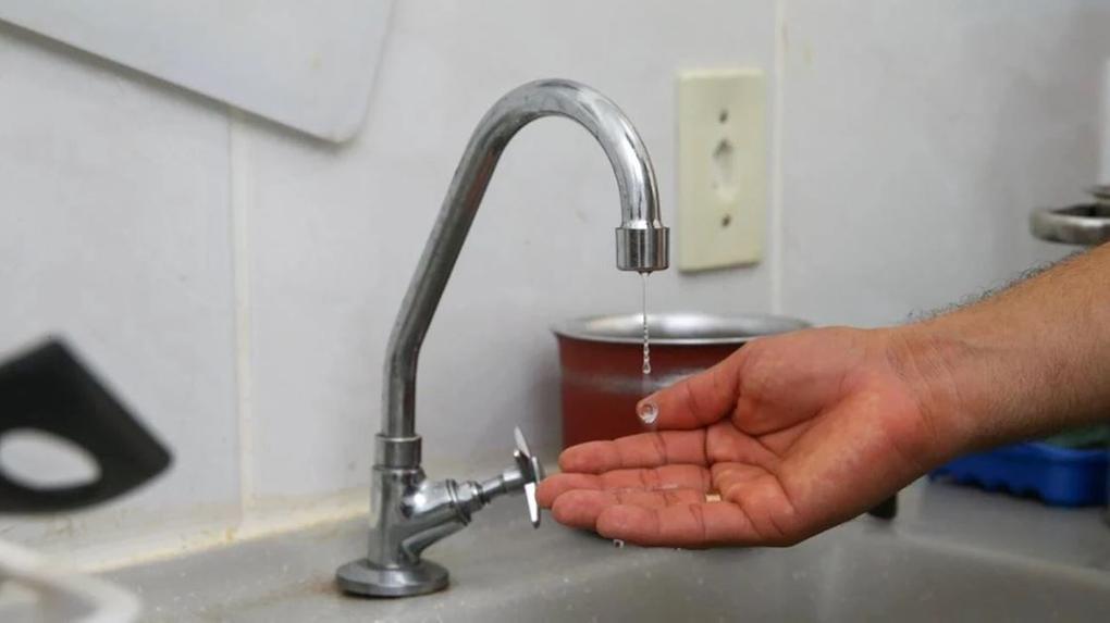 abastecimento de água. Centro e outros dois bairros da 'área nobre' de Fortaleza ficarão sem água nesta segunda (18)