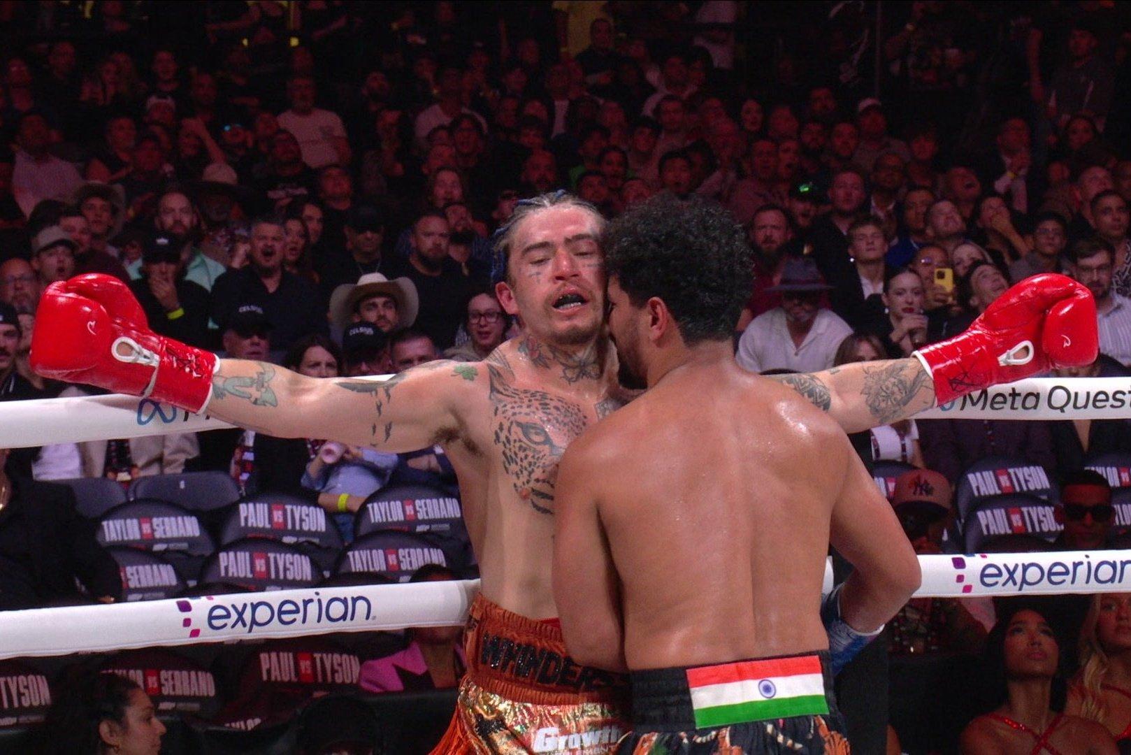 Whindersson Nunes em duelo de boxe contra indiano