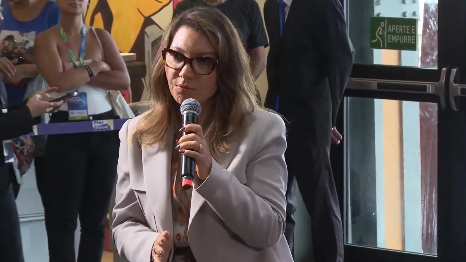 Em painel do G20, no Rio de Janeiro, Janja faz xingamento com palavrão em inglês, direcionado ao Elon Musk