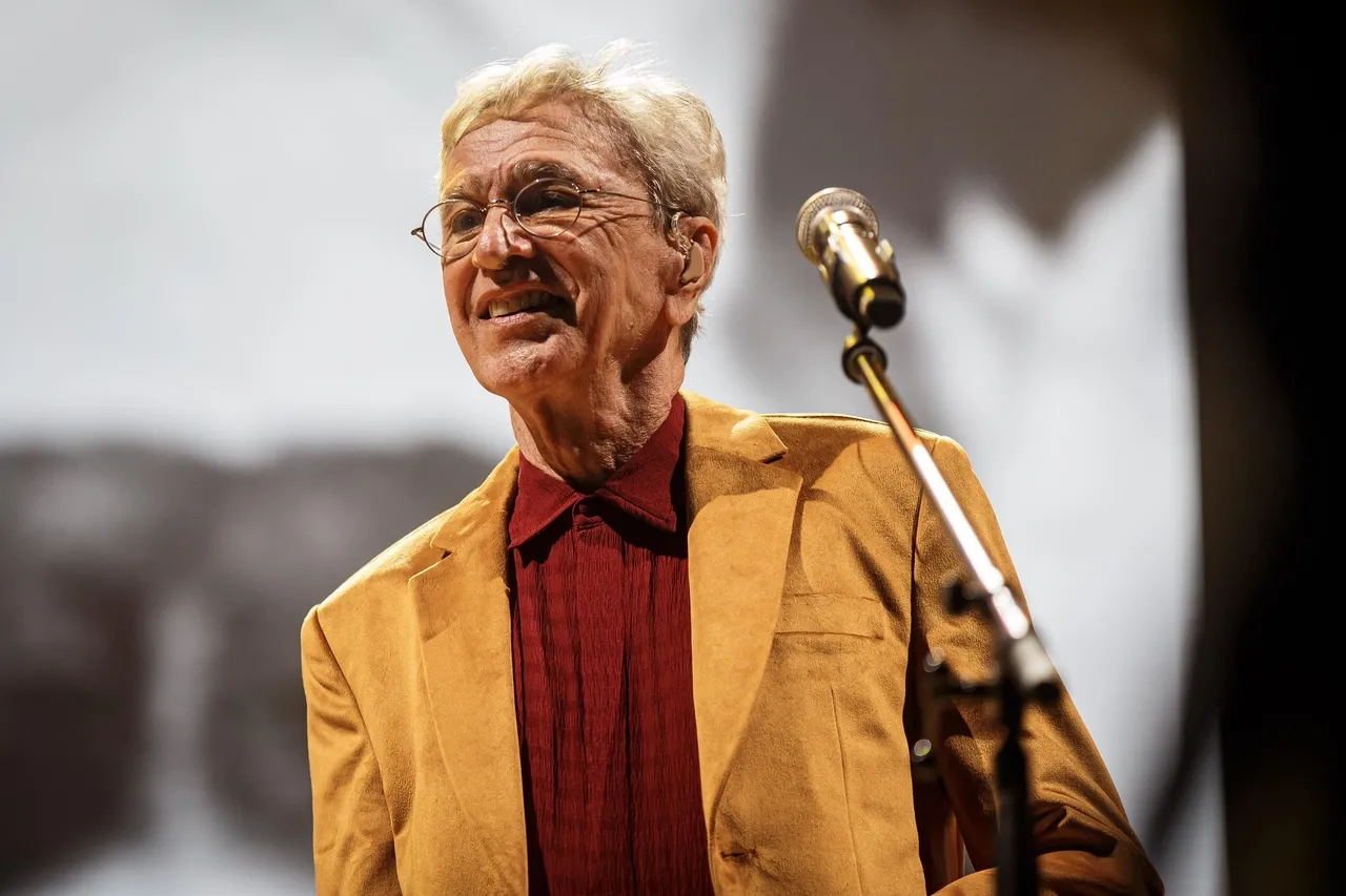 Caetano Veloso divide o palco com sua irmã, após 40 anos