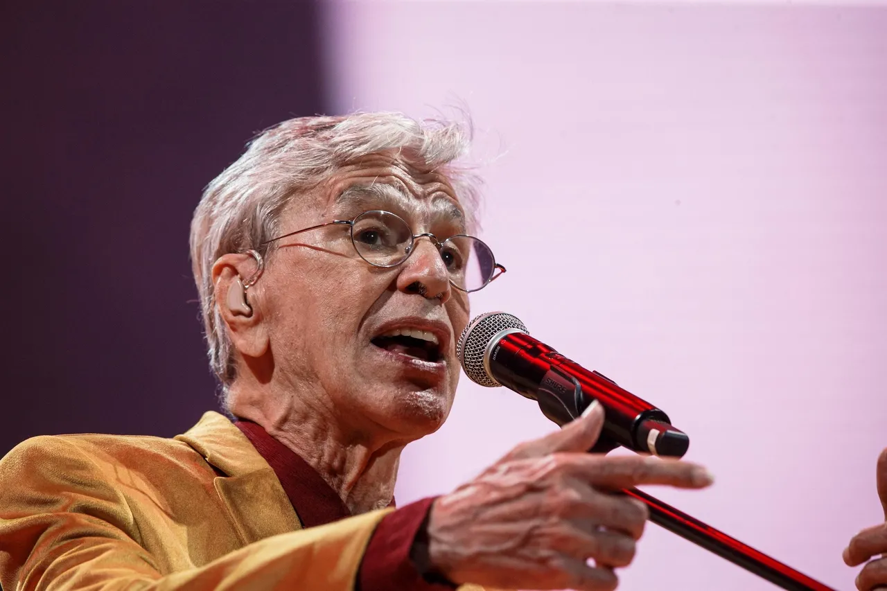 Caetano Veloso em show na Arena Castelão