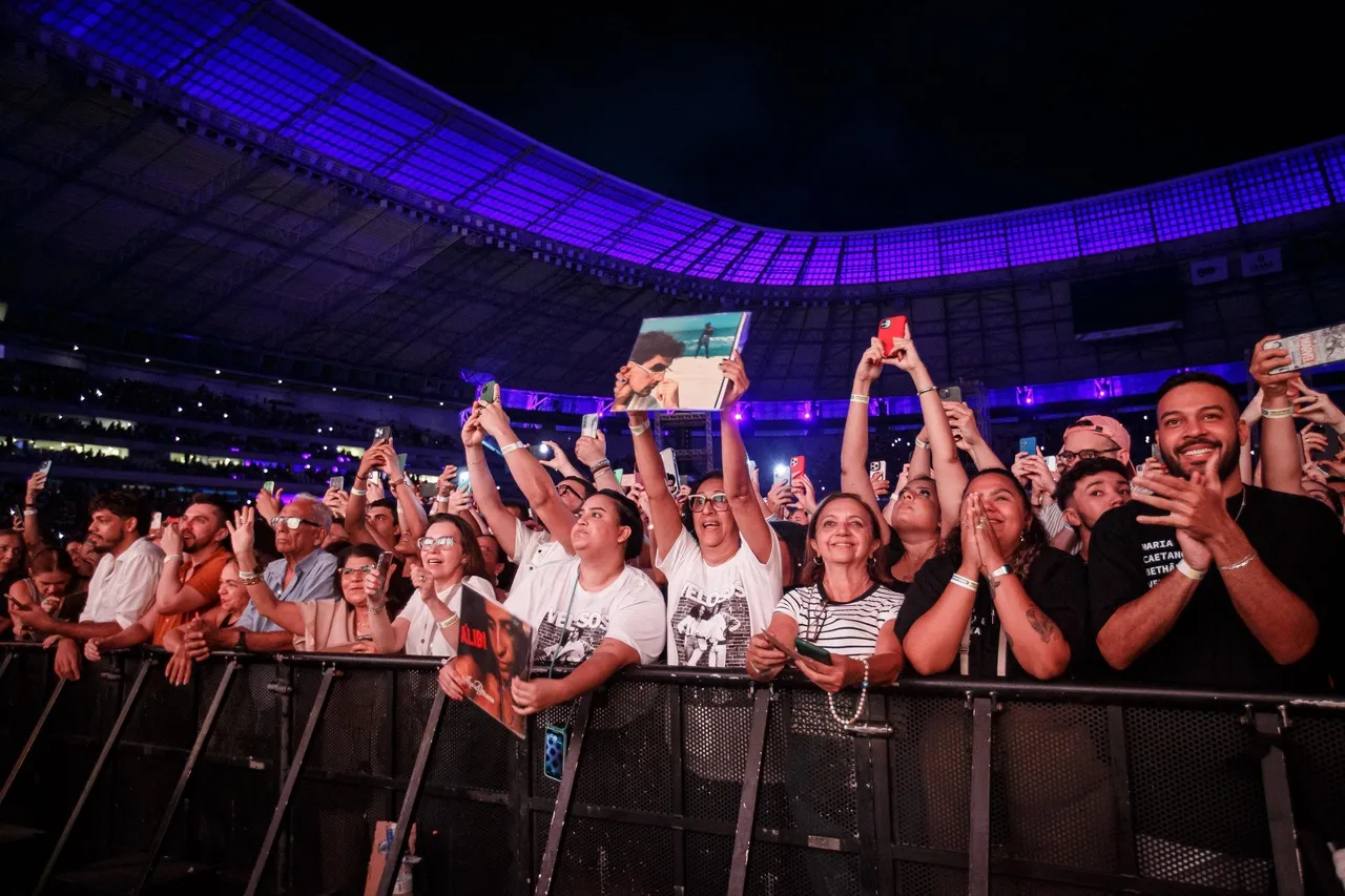 Arena Castelão lotada para assistir o Show de Caetano e Bethânia