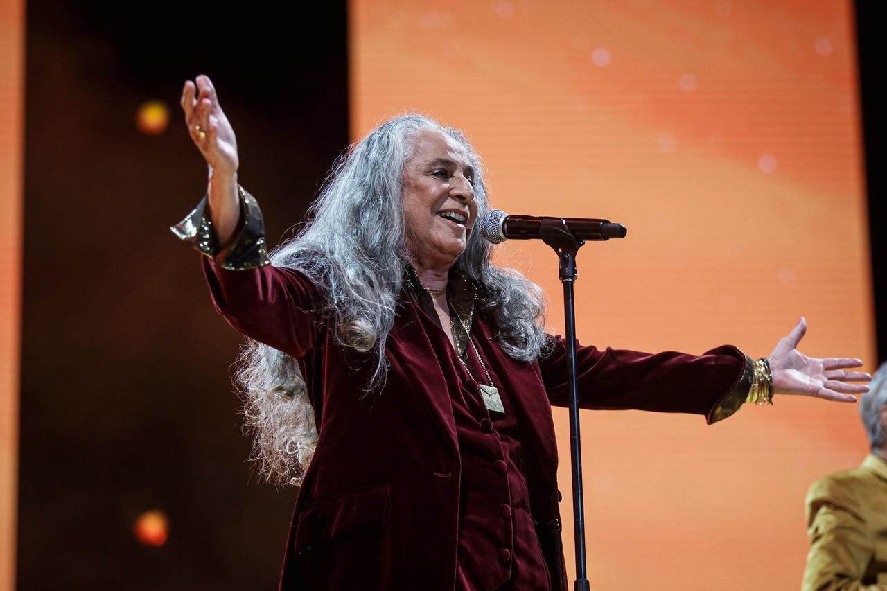 Como de costume, Bethânia encantou pela potência vocal e pelo carisma no palco