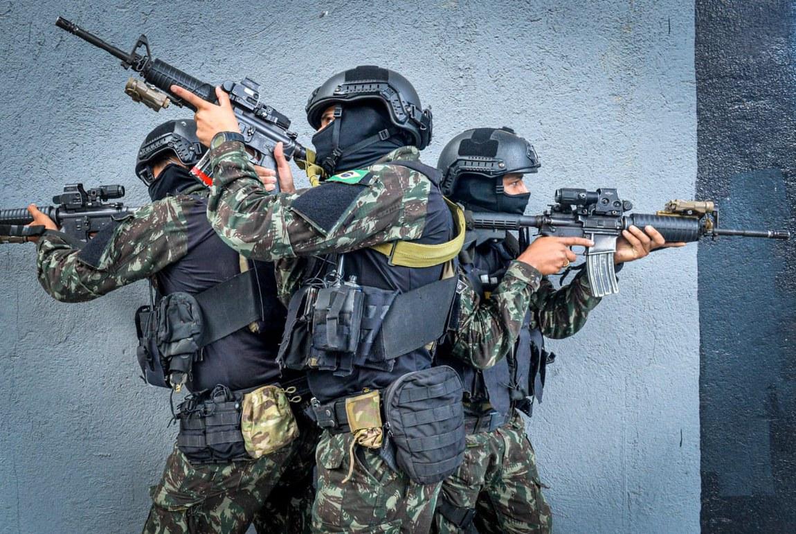 Imagem mostra agentes das forças especiais do Exército, também conhecidos como kids pretos.