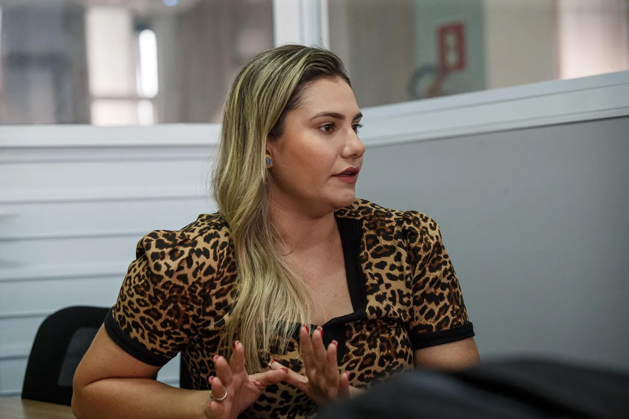 Secretária de Desenvolvimento Econômico de Pacajus, Elissandra Soares, afirma que se reunirá com representantes da empresa nesta sexta-feira (22)