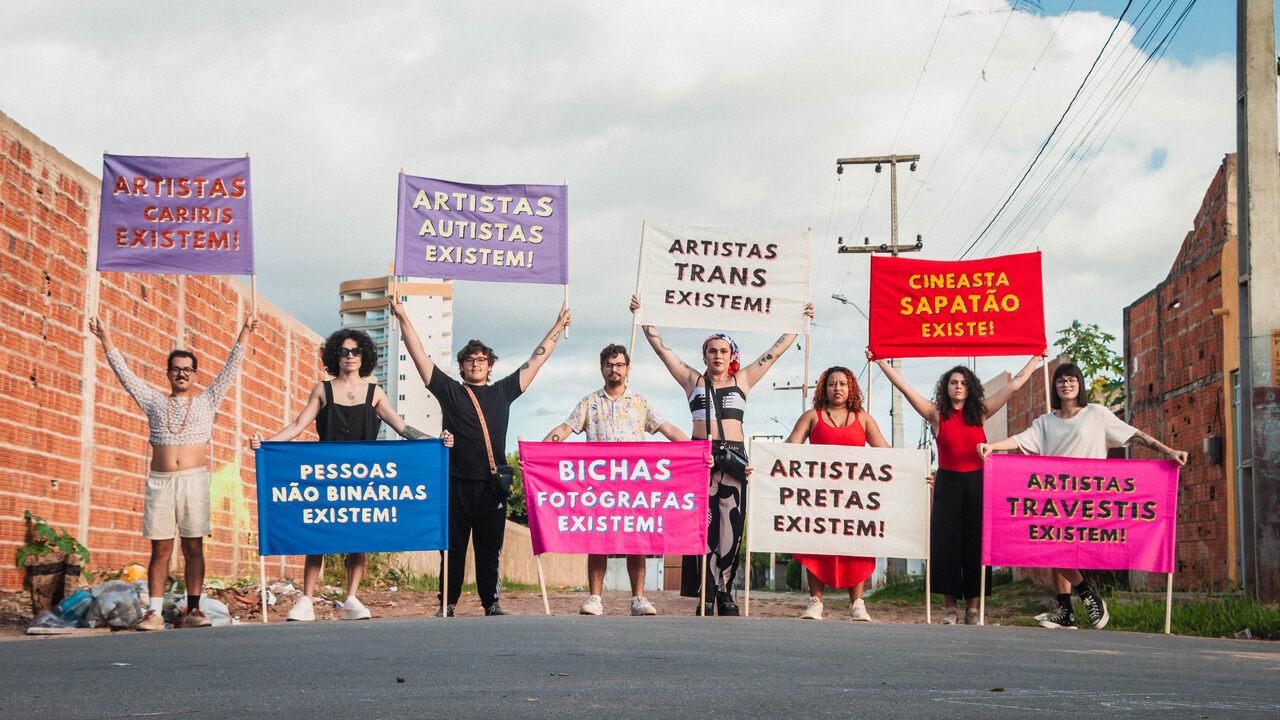 Performance 'Existem!', idealizada por Bárbara Banida durante a primeira Mostra Proibida