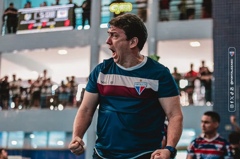 Olivaldo Facó, técnico de futsal do Fortaleza.