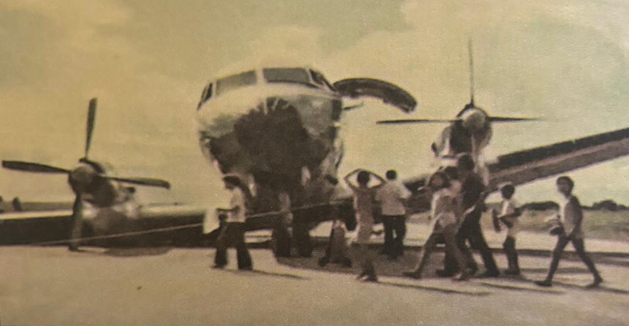 Aeronave Avro da Varig em incidente de pequeno potencial em Iguatu (Fonte: Obra de Alfredo Cavalcante)