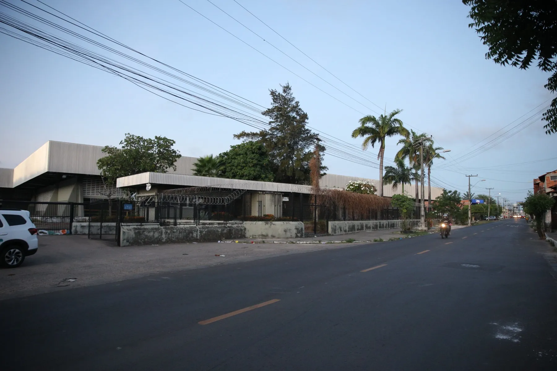 Fábrica da Guararapes na avenida Sargento Hermínio. Será construído um mall no local que terá um Mix e um Eletro Mateus