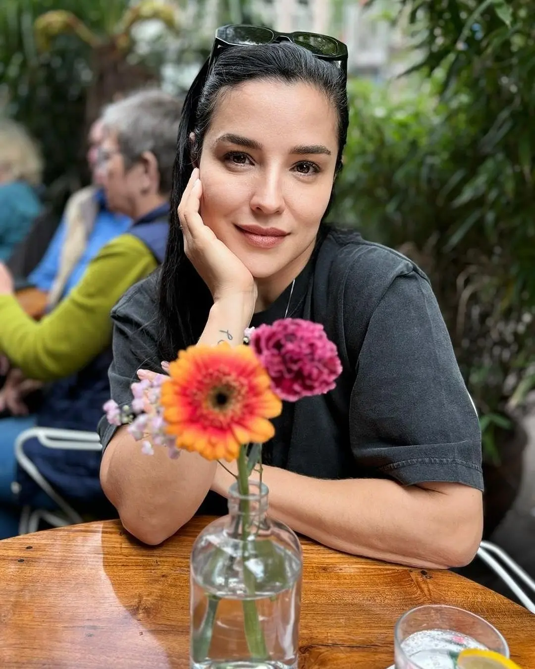 Janaína teve um filho com Ronaldinho Gaúcho e agora será avó, aos 41 anos