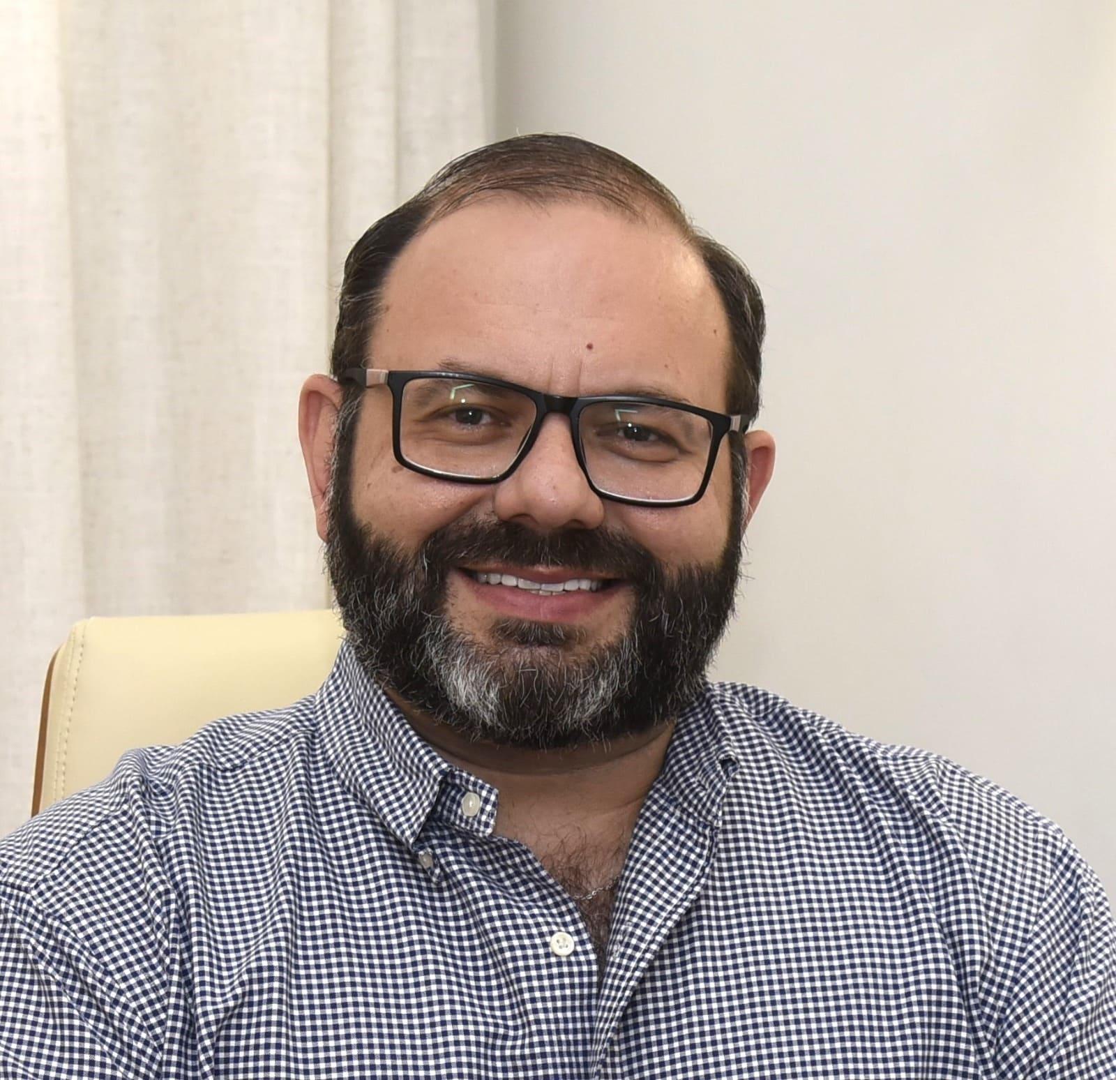 Víctor Costa é psicólogo