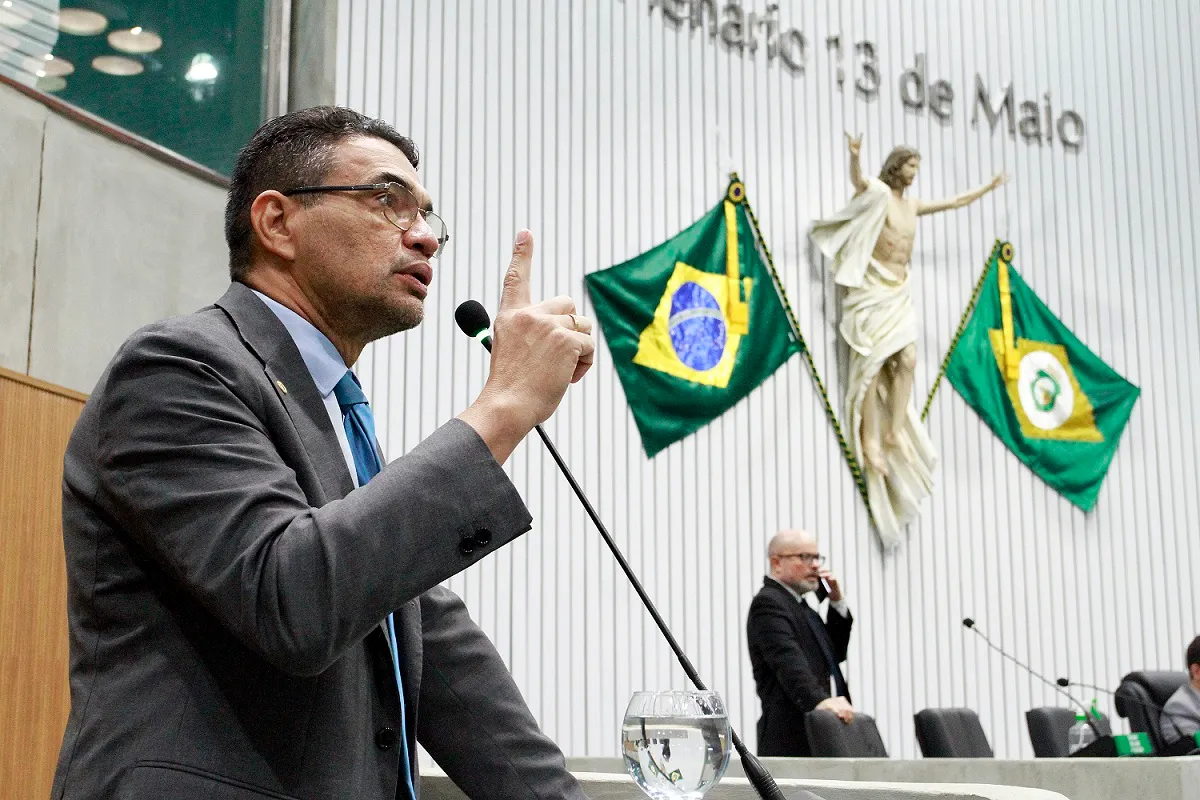 Sargento Reginauro discursou a maior parte do Primeiro Expediente sobre o assunto