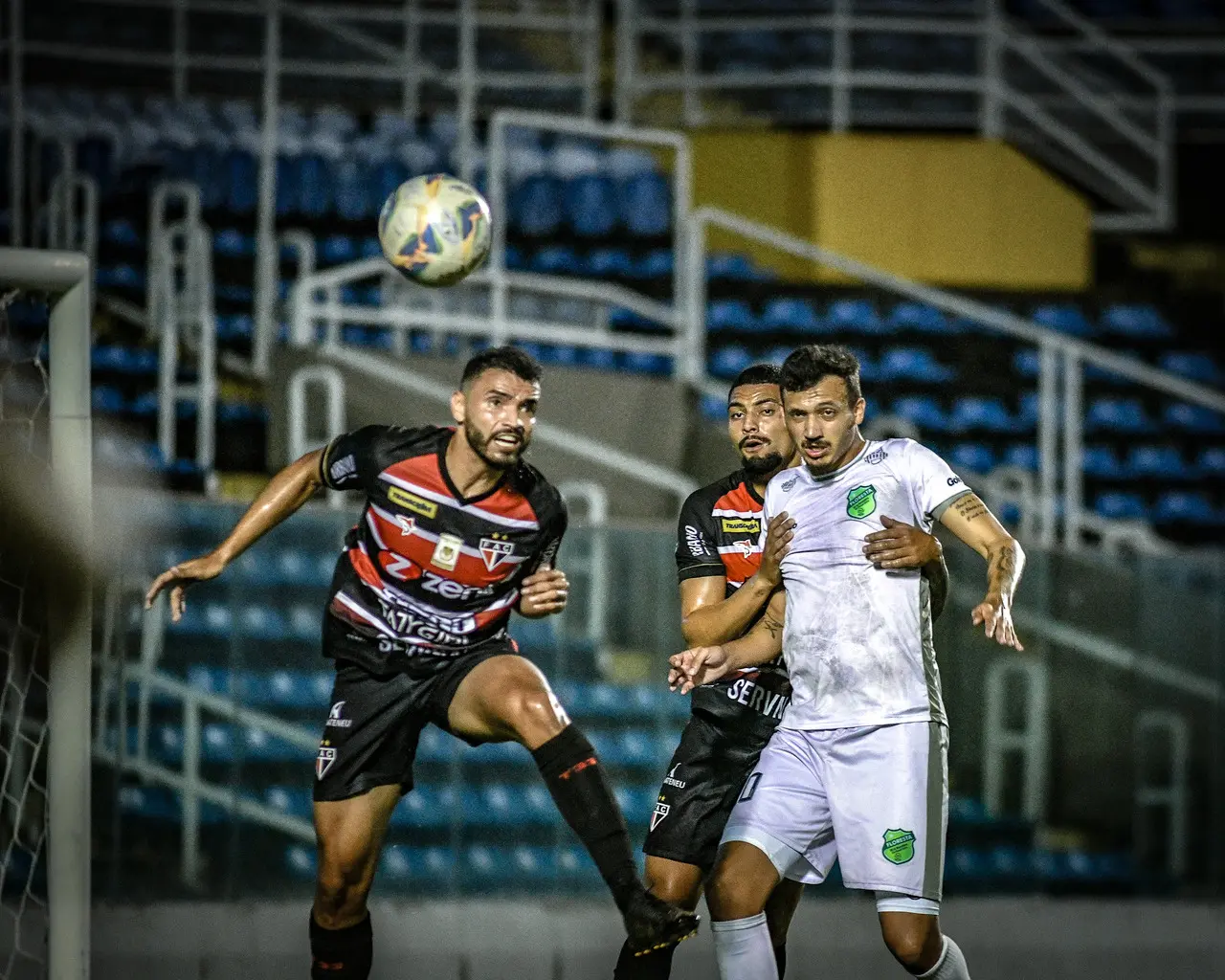 Foto de jogo entre Ferroviário e Floresta