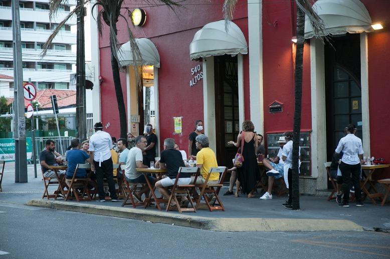 Bares e restaurantes