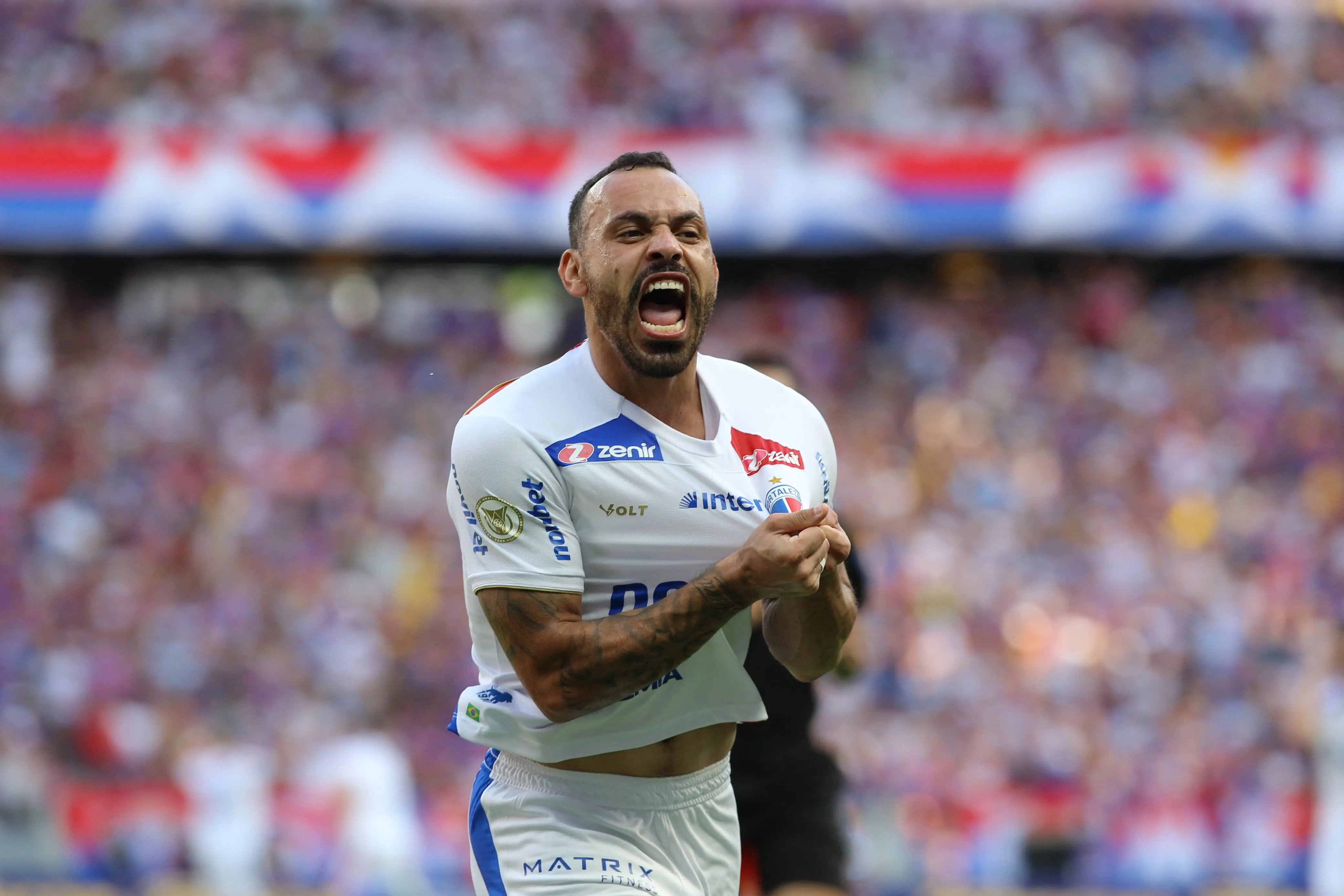 Foto de Moisés durante partida do Fortaleza