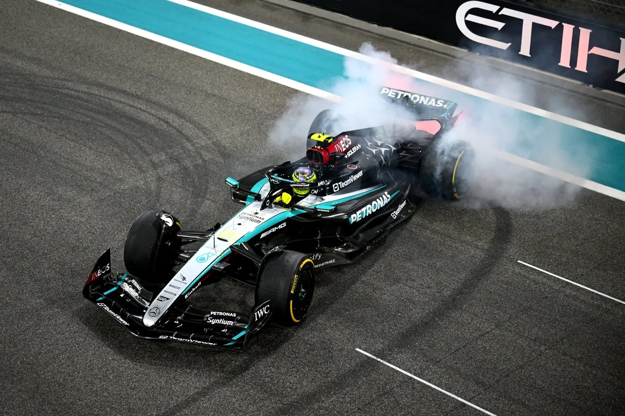 Hamilton se despediu da Mercedes e vai para Ferrari em 2025