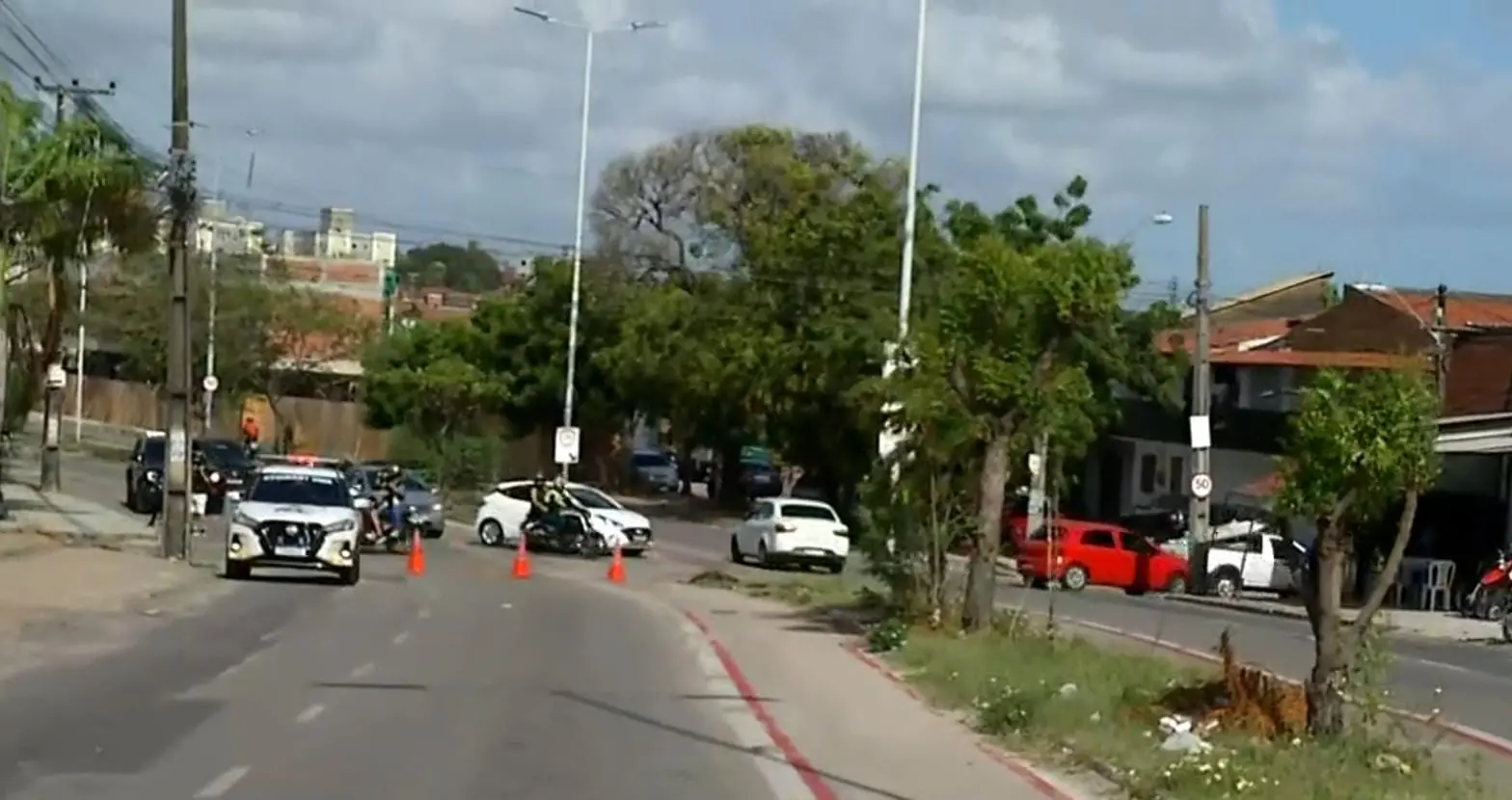 Trecho de Avenida Benjamim Brasil foi bloqueado