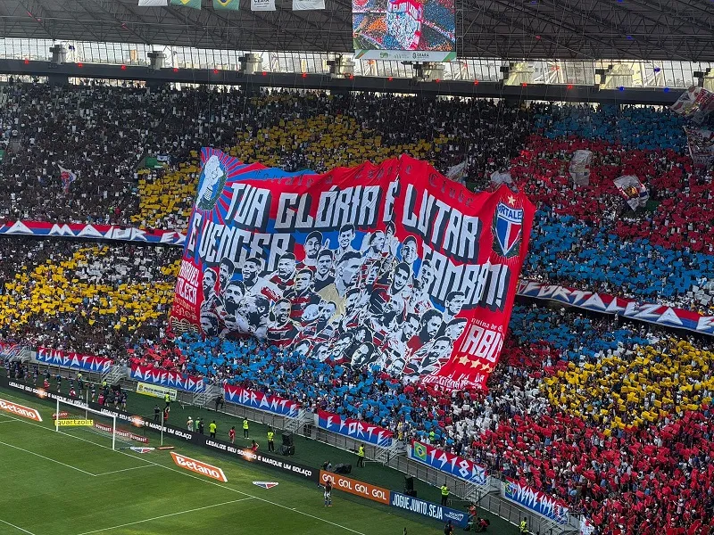 Torcida do Fortaleza na Arena Castelão.