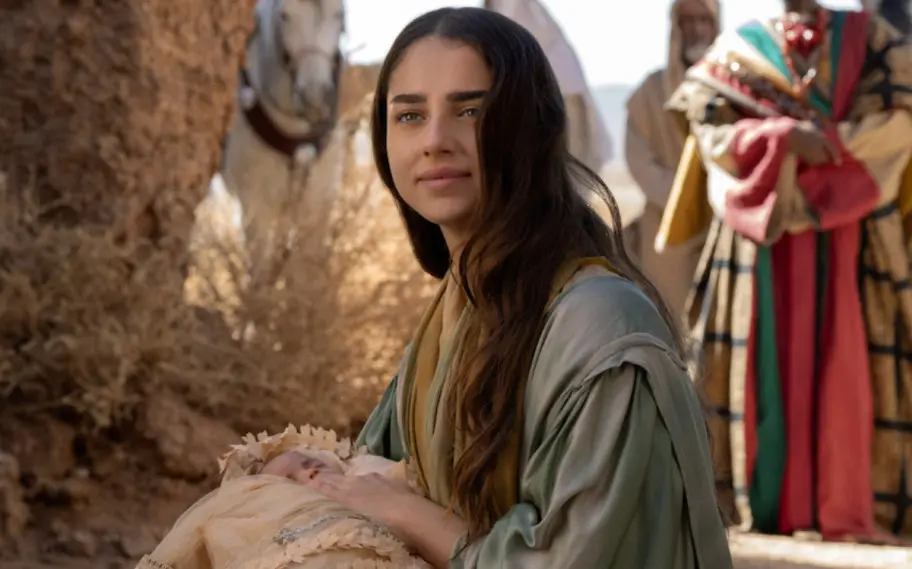 O filme conta a história do nascimento de Jesus pelos olhos de Maria
