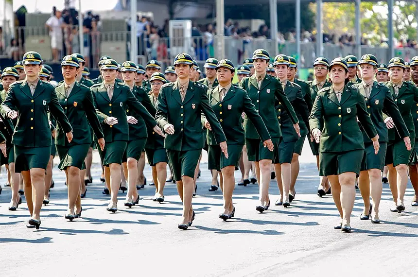 Alistamento militar feminino começa em 2025 com inscrições a partir de janeiro; veja benefícios