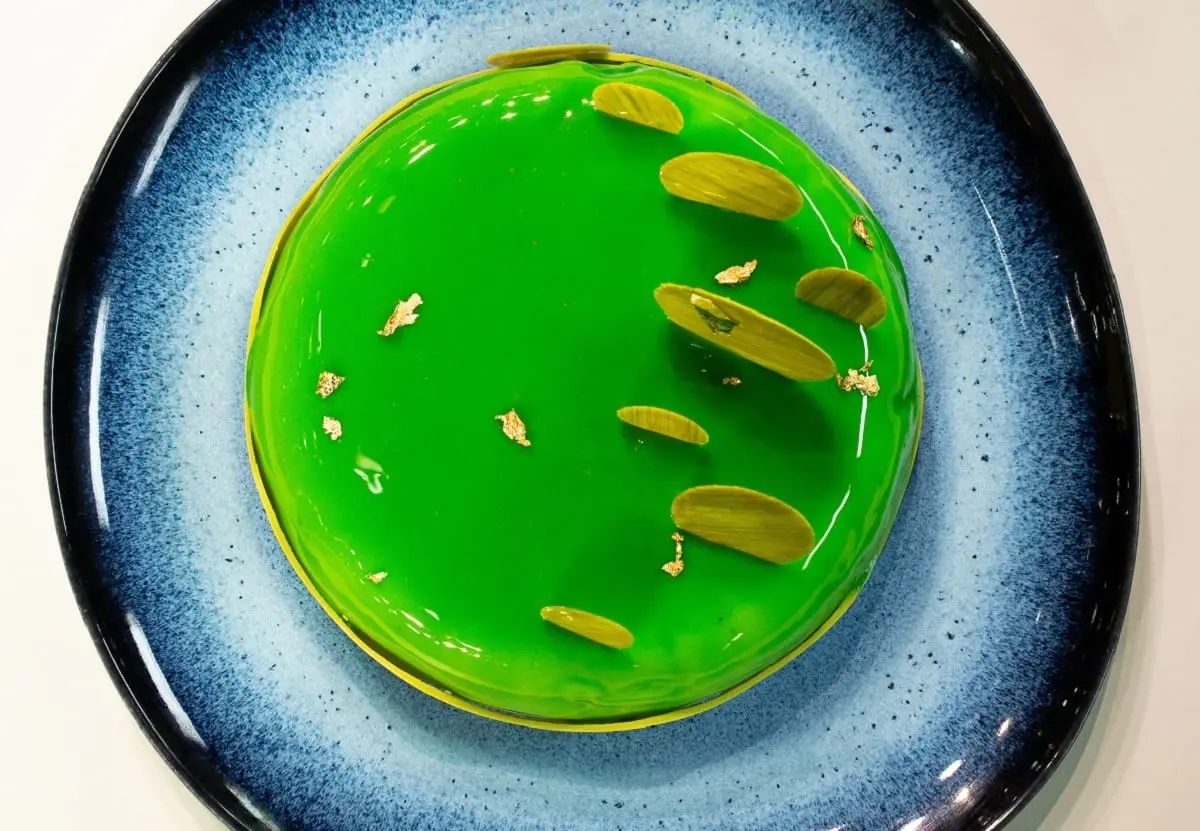 Doce entremet apresentado pelo cearense Well no MasterChef Confeitaria 2024