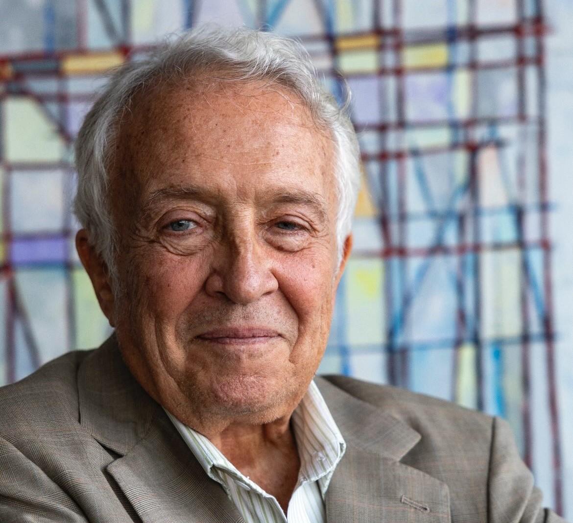 Edgard Telles Ribeiro é embaixador, professor e escritor