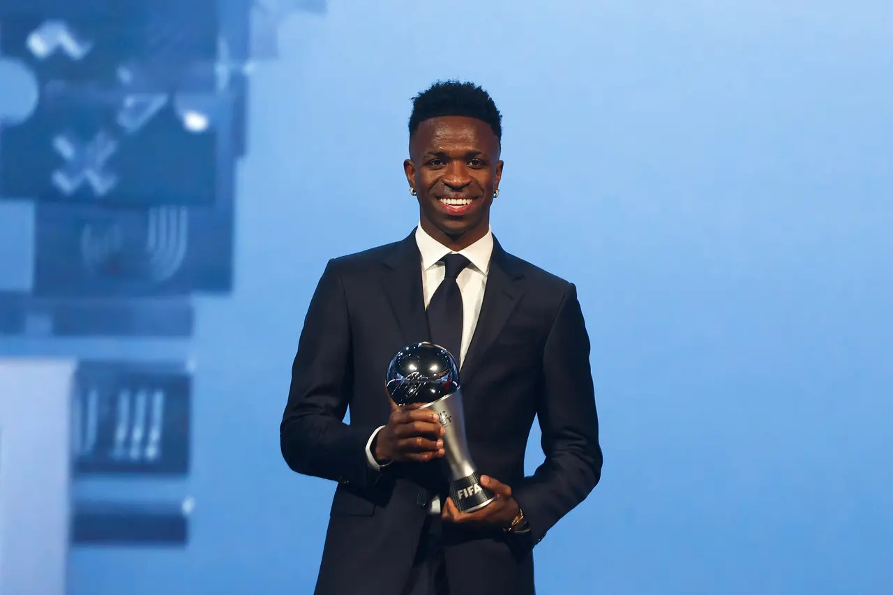 Imagem da notícia Bola de Ouro 2026: três brasileiros são indicados ao prêmio de melhor do mundo
