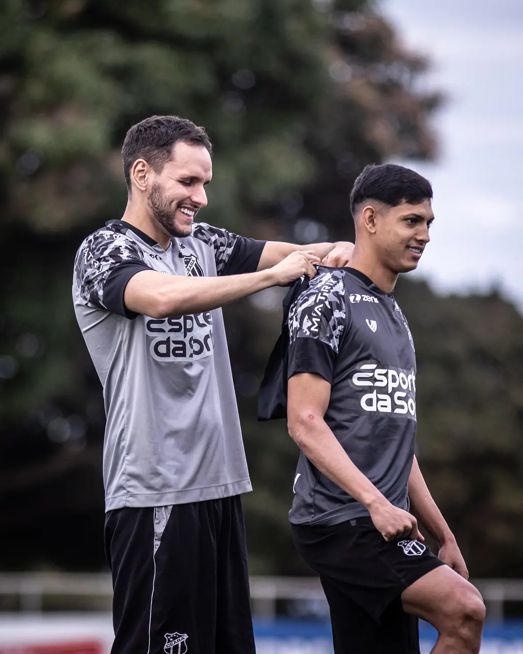 Pedro Monteiro com Erick Pulga em treinamento em Porangabuçu