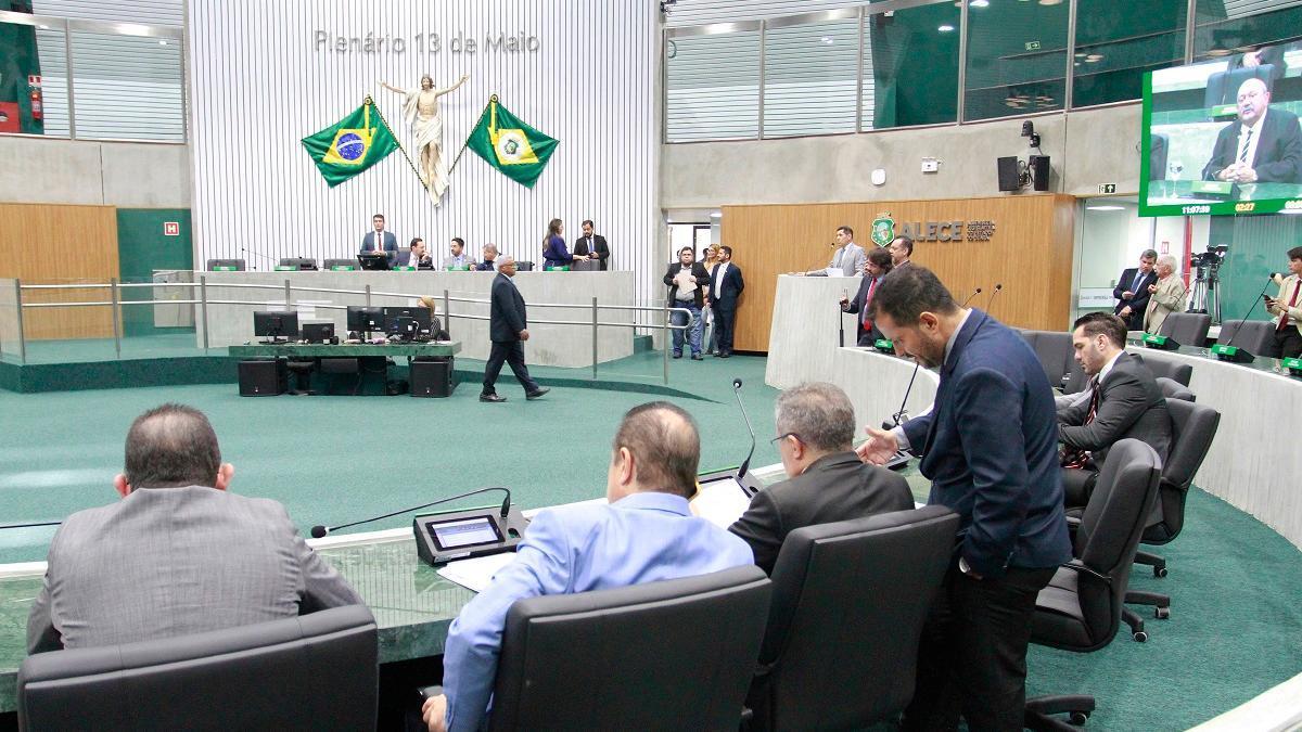 Contas do primeiro ano do governo Elmano foram aprovadas no plenário da Alece