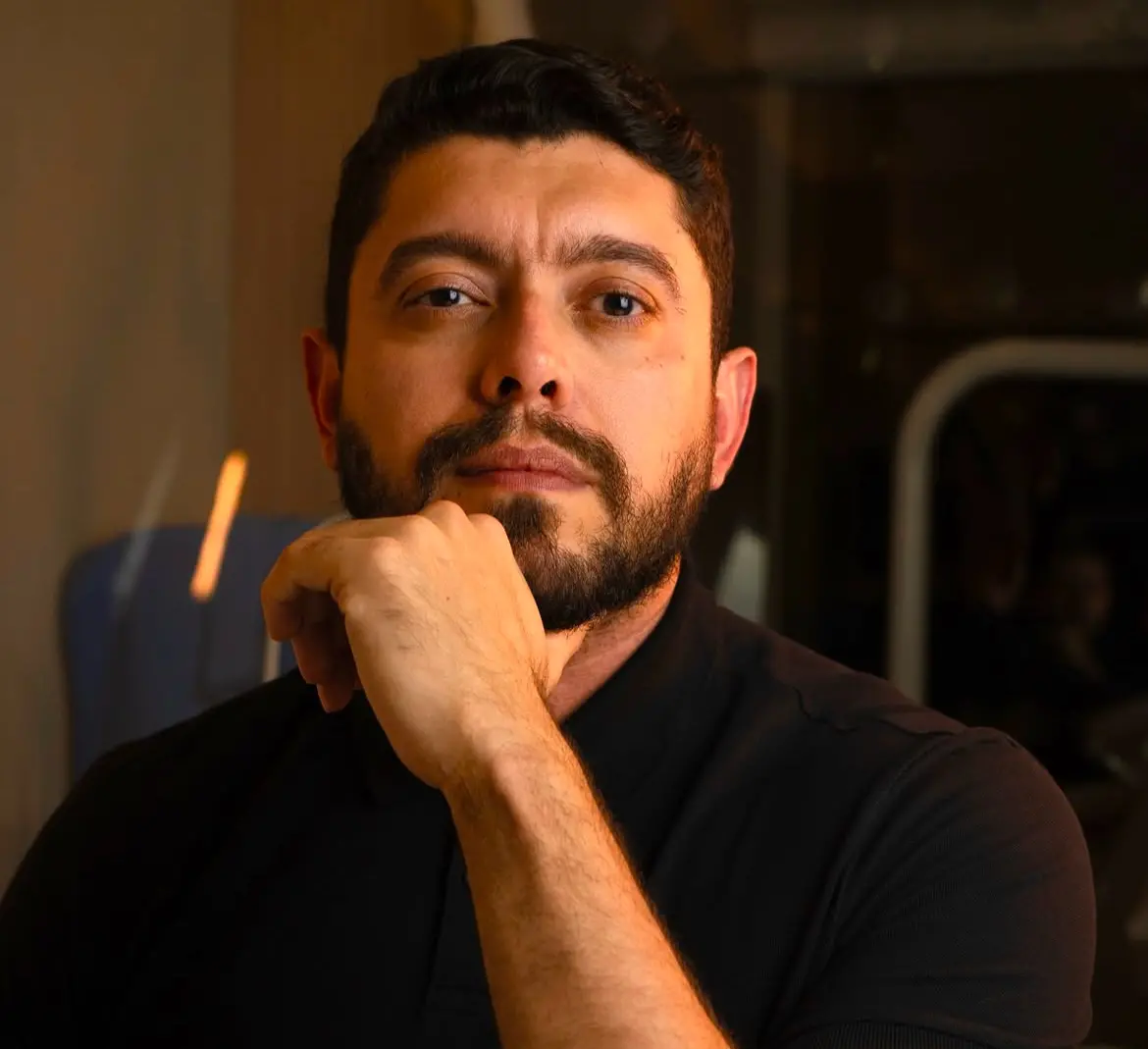 Foto do rosto do dentista Sérgio Paiva