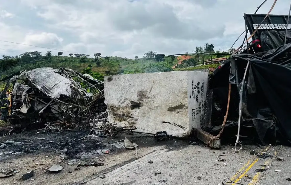 Pedra de granito carregada pela carreta teria saído do Ceará, aponta a investigação