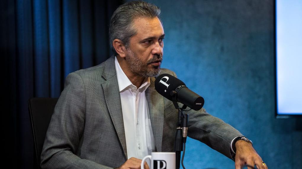 O governador Elmano de Freitas (PT) concedeu entrevistas ao Sistema Verdes Mares, nesta quinta-feira (26)