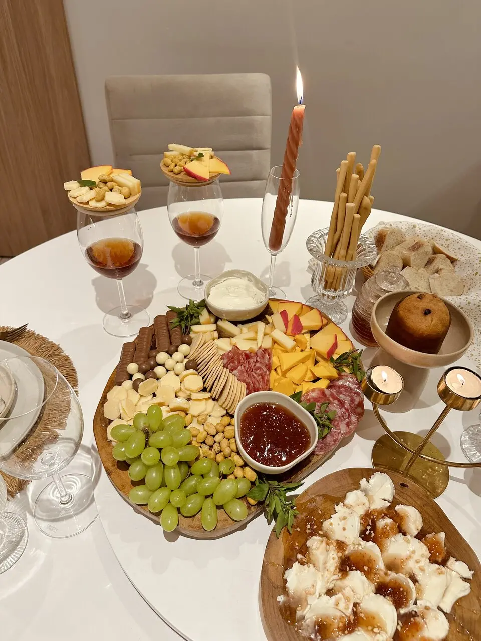 Diversificar os cortes para cada tipo de queijo é um dos truques para monta uma tábua bonita