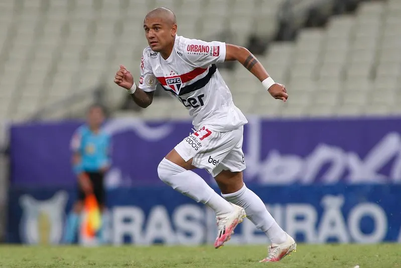 Galeano em ação pelo São Paulo contra o Ceará na Série A de 2020
