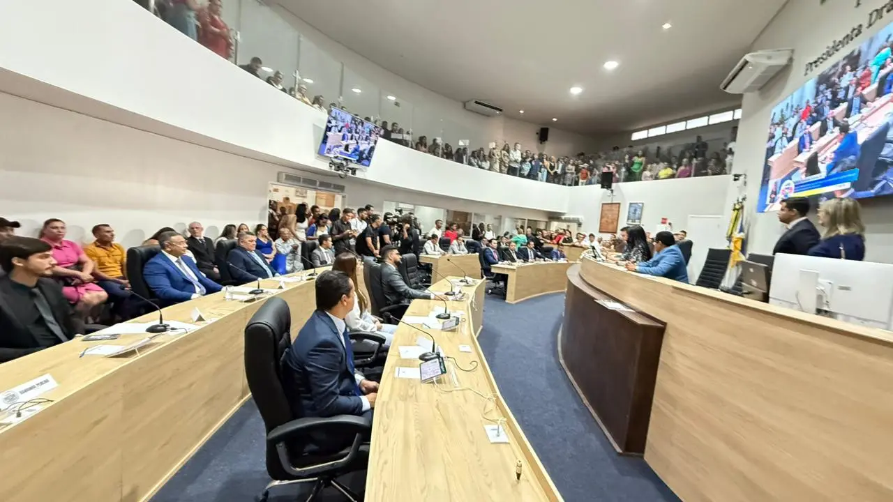 Cerimônia de posse foi realizada na Câmara Municipal de Juazeiro do Norte