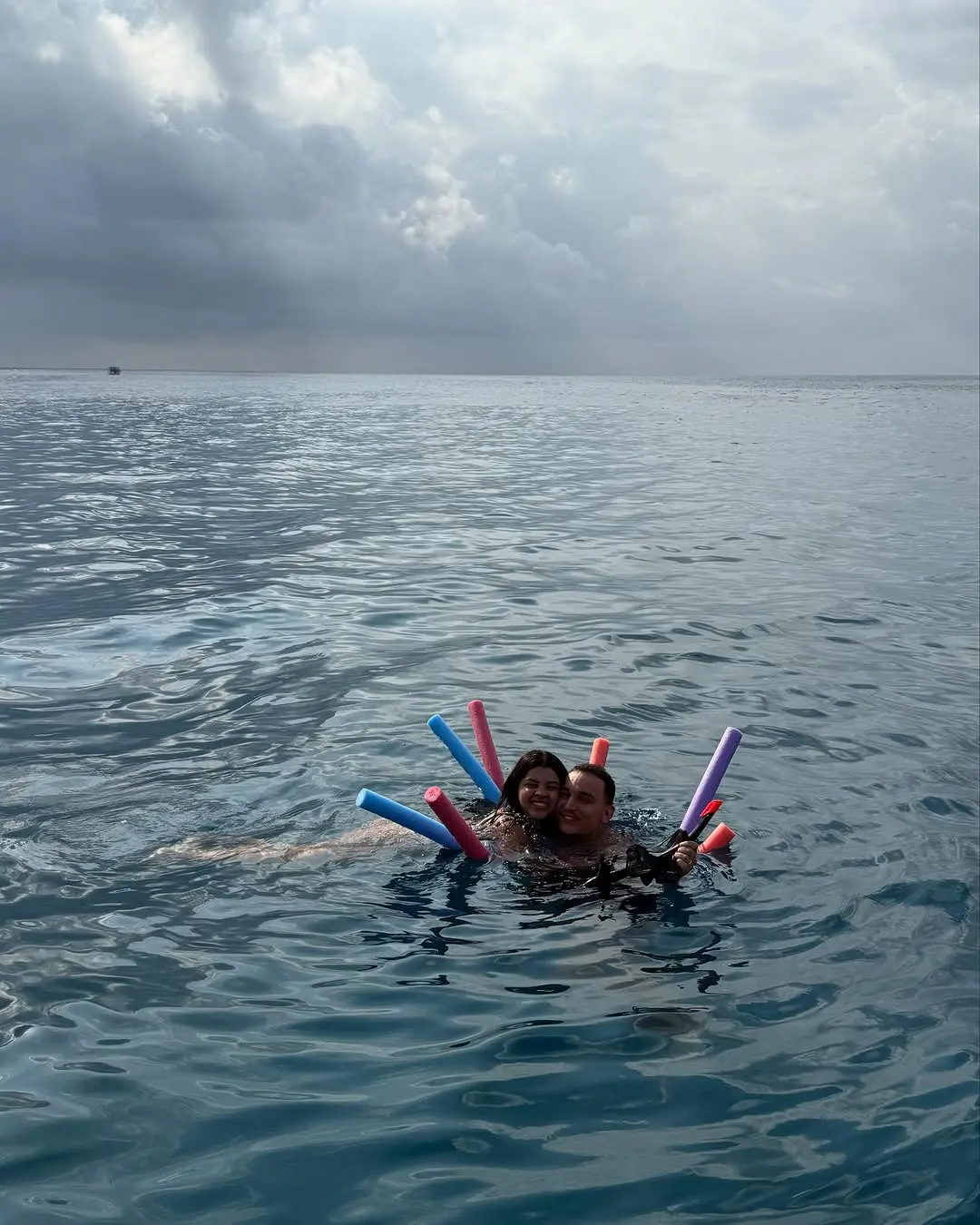 João Gomes e Ary Mirelle em Fernando de Noronha