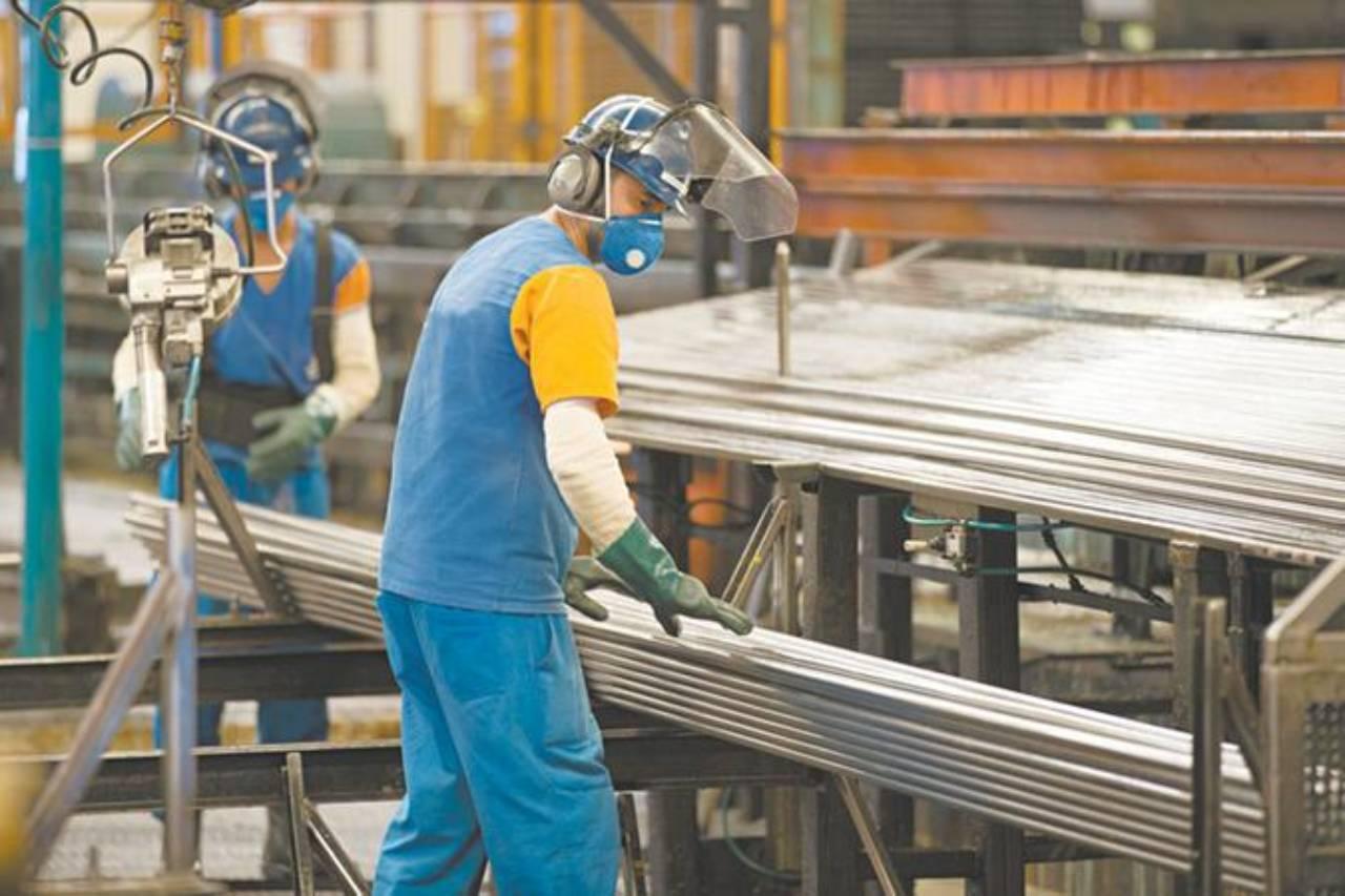 Trabalhadores em indústrias