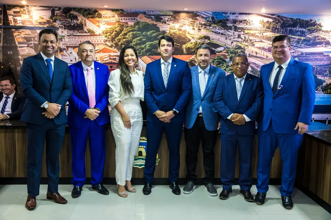 Vereadores que compõem a Comissão de Orçamento da CMFor. Da esquerda para direita, PP Cell (PDT), Dr. Vicente (PT), Priscila Costa (PL), Paulo Martins (PDT), Emanuel Acrízio (Avante), Luis Paupina (Agir) e Bruno Mesquita (PSD)