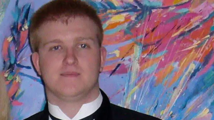 Rory Sykes ficou conhecido por participar do reality 'Kiddy Kapers' no fim dos anos 90