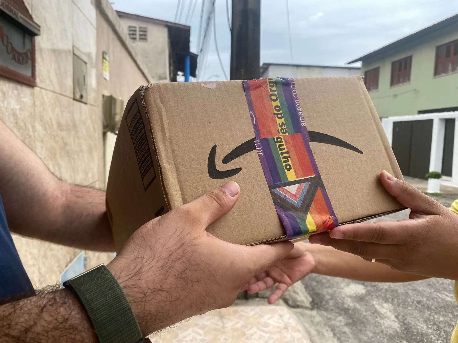 Rotas são compostas por paradas (uma parada pode ter a entrega de mais de um pacote). Em alguns casos, paradas chegam a 90 dentro da rota