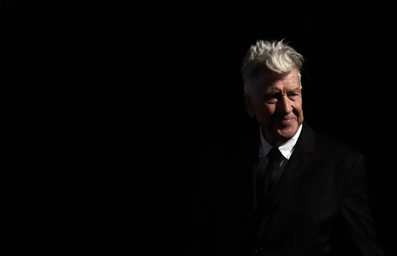 Imagem da notícia: Steven Spielberg e outras estrelas do cinema prestam homenagens a David Lynch; veja postagens