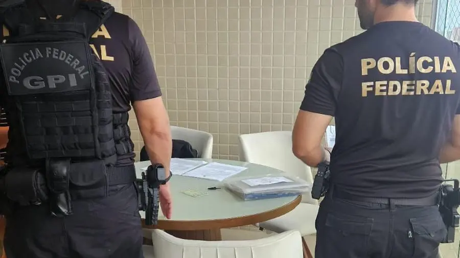 O prefeito Bebeto Queiroz, de Choró, está foragido da Justiça