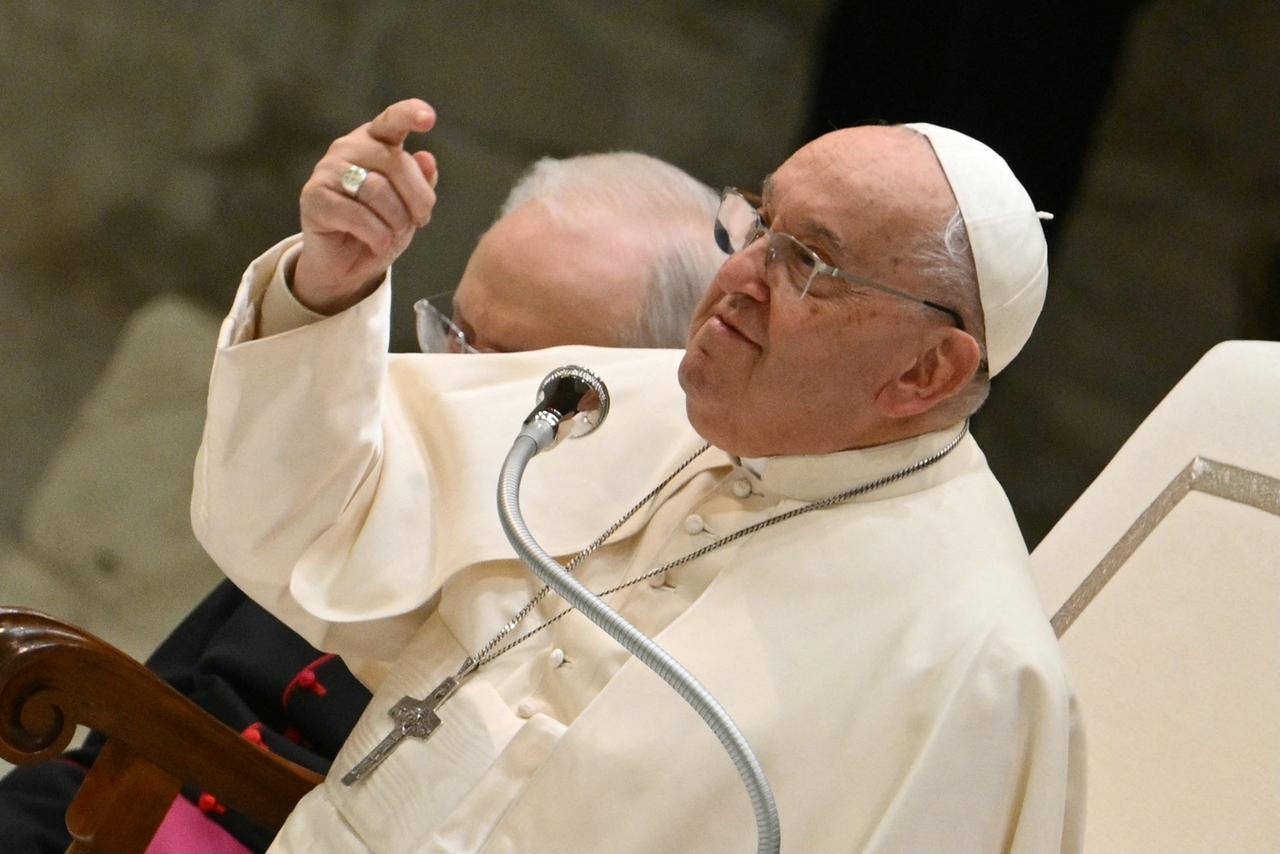 Papa francisco. Papa Francisco cai e machuca braço direito, diz Vaticano; veja detalhes do estado de saúde