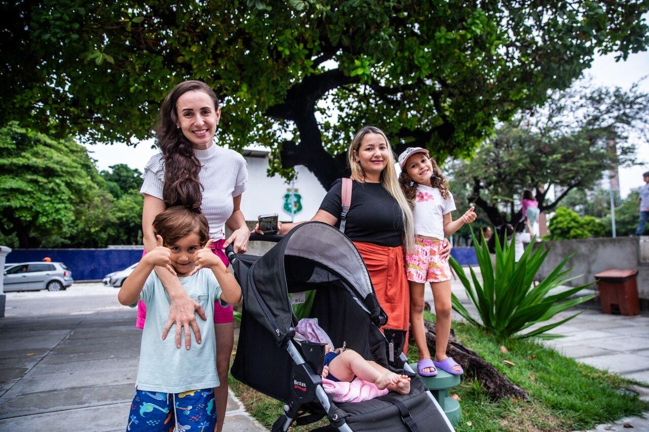 As primas Heloisa e Manuela levaram os filhos para conferir a atração