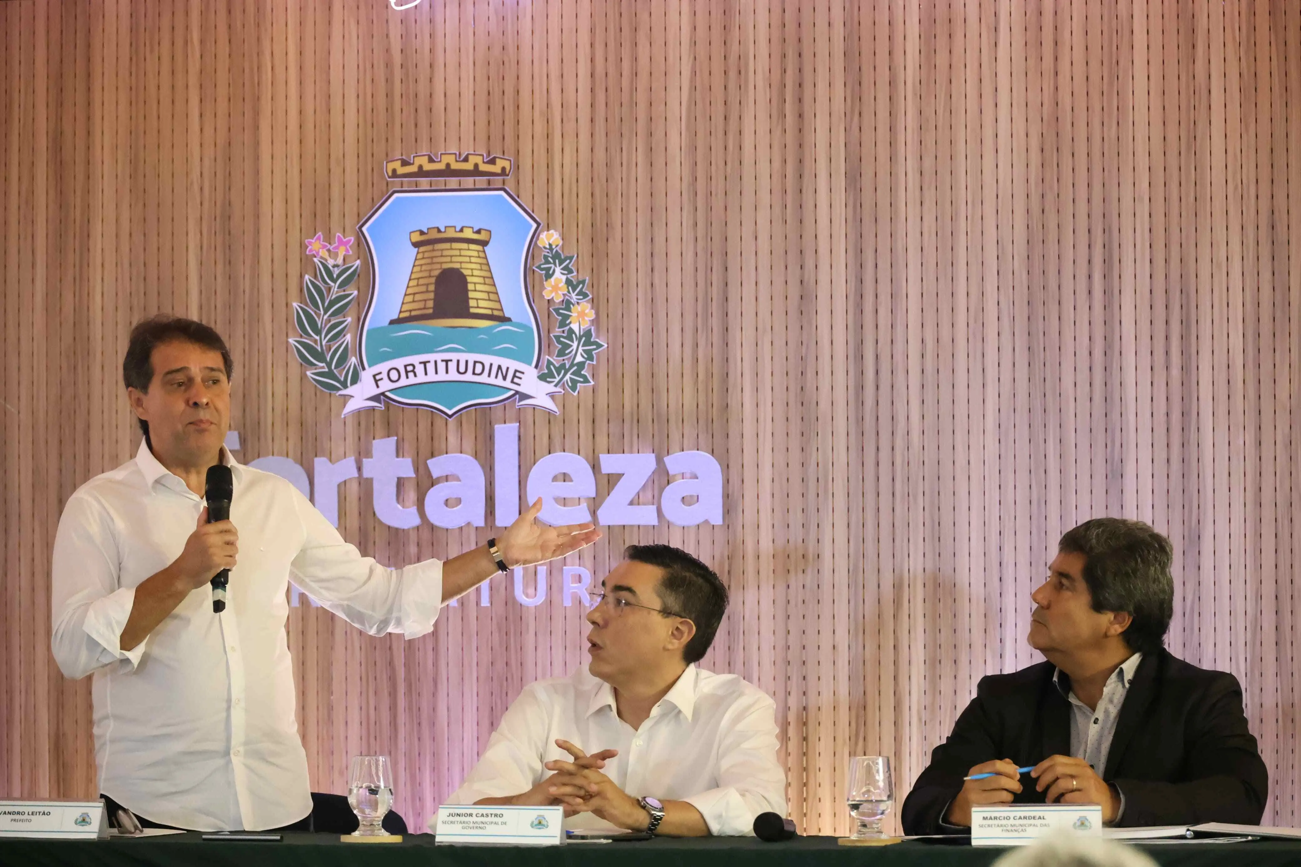 Evandro Leitão e auxiliares