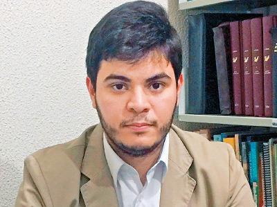 Teólogo e cientista da religião. Doutor pela Universidade Federal da Paraíba e Universidade Complutense de Madrid